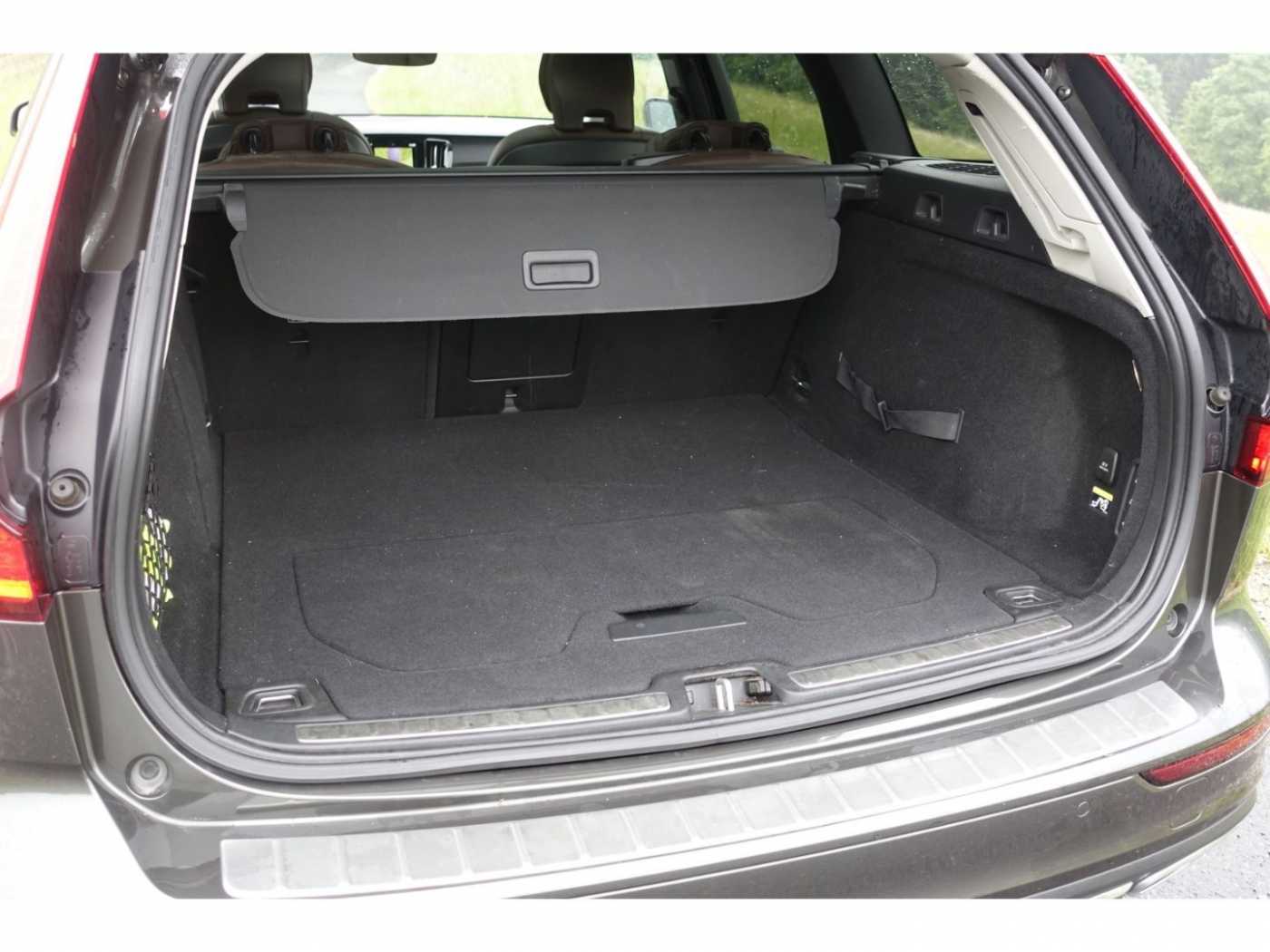 Volvo  Inscription D4 /Head-up Disp/Pano/360°/LED T