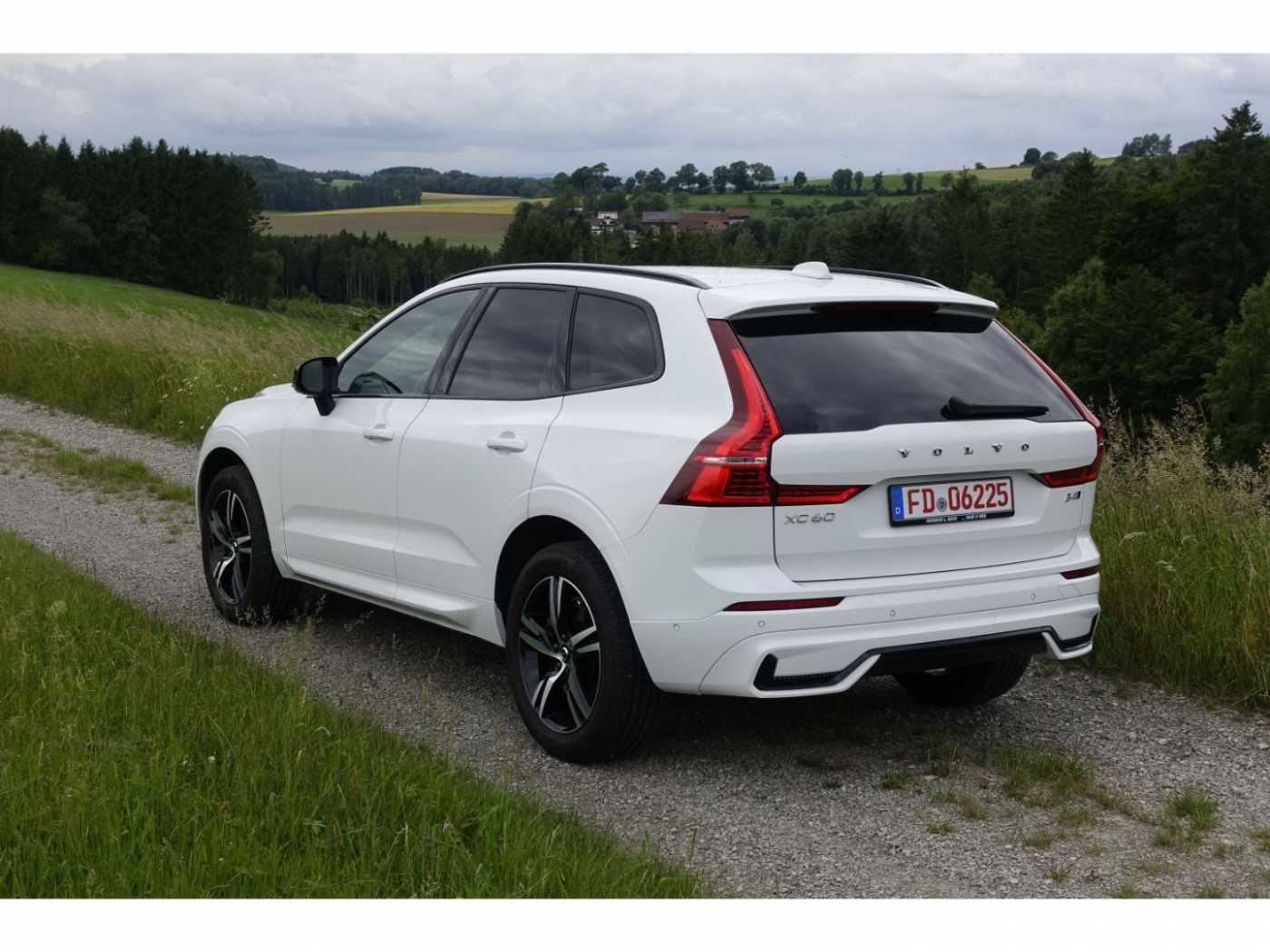 Volvo  R Design AWD B4 Diesel EU6d / Fahrerassiste
