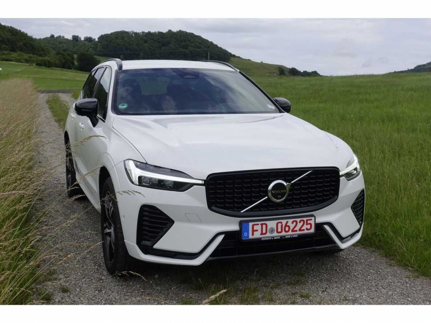 Volvo  R Design AWD B4 Diesel EU6d / Fahrerassiste