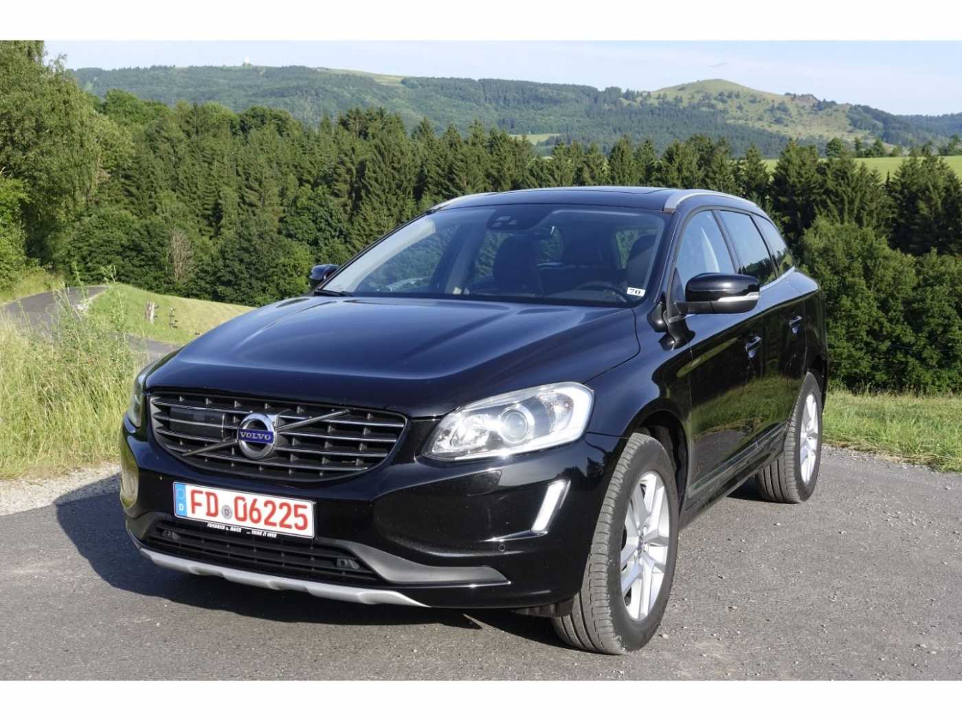 Volvo  Summum AWD D5 DPF / BusinessP. /Pano/Rückfah