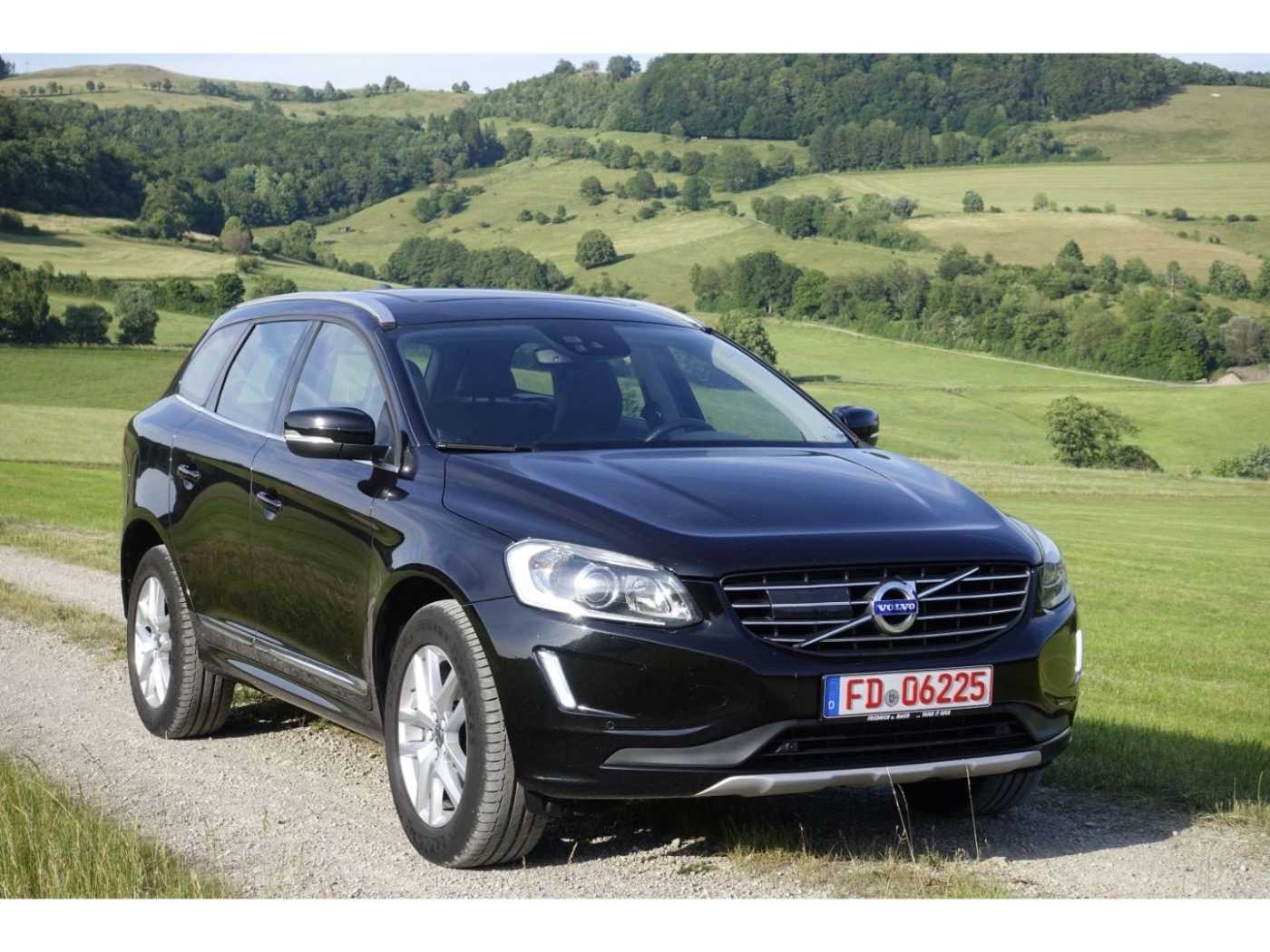 Volvo  Summum AWD D5 DPF / BusinessP. /Pano/Rückfah