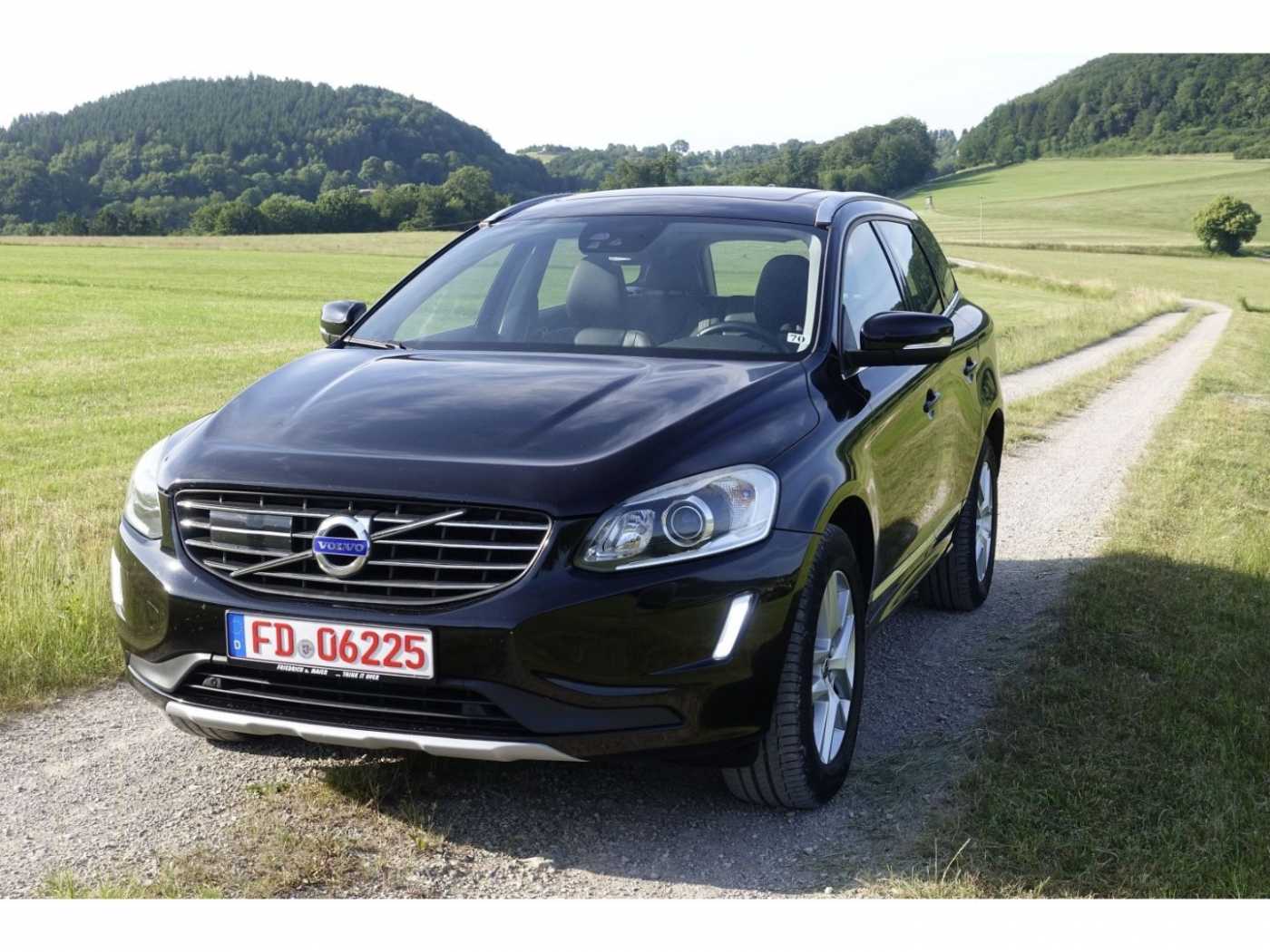 Volvo  Summum AWD D5 DPF / BusinessP. /Pano/Rückfah