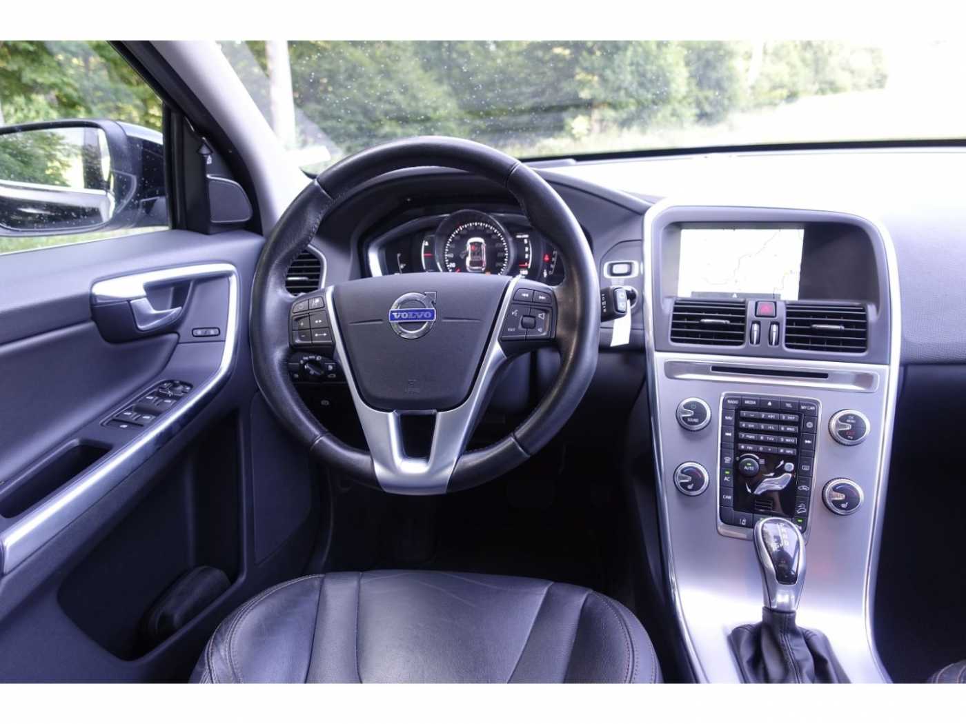 Volvo  Summum AWD D5 DPF / BusinessP. /Pano/Rückfah