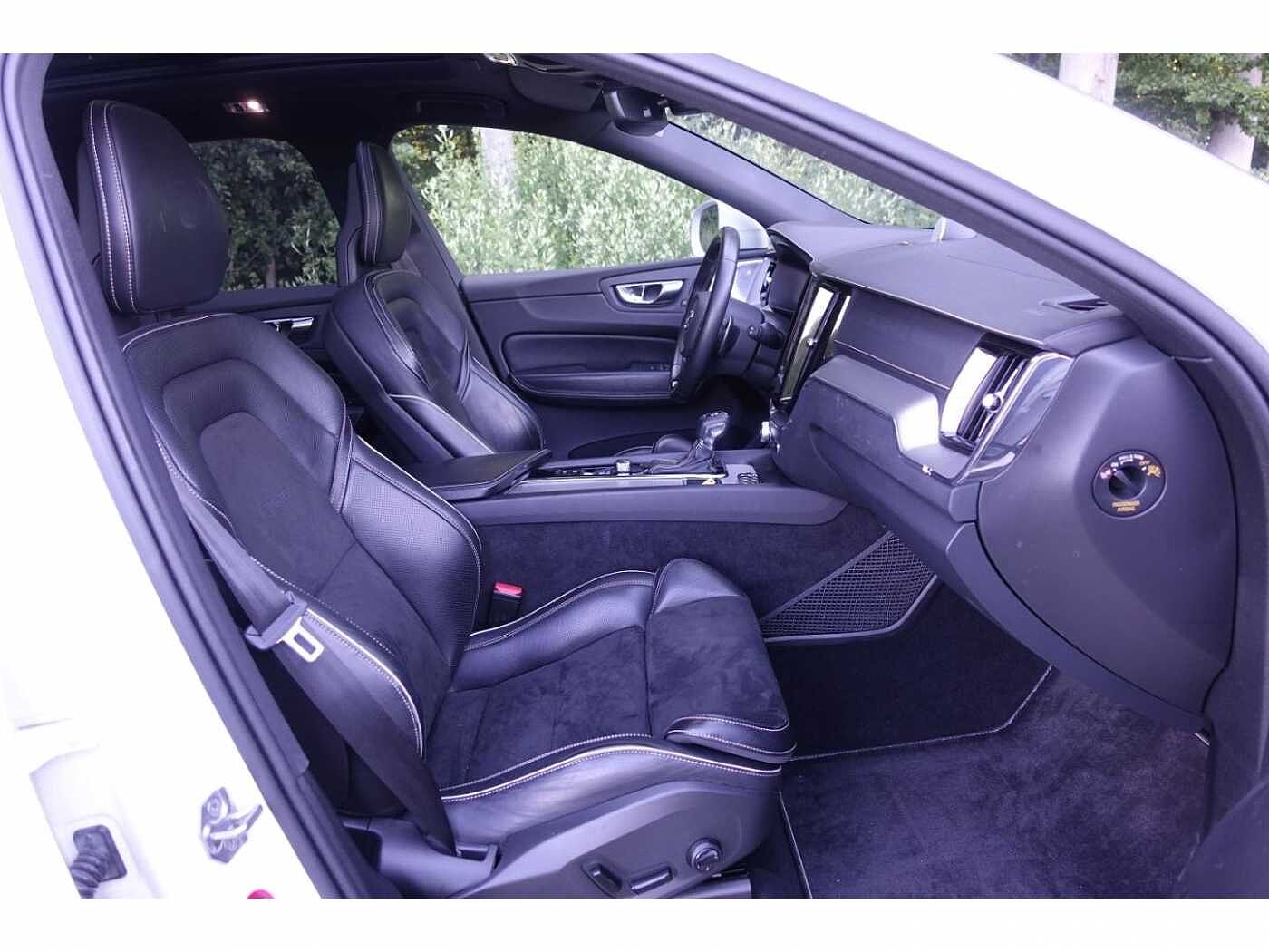 Volvo  R Design AWD T6