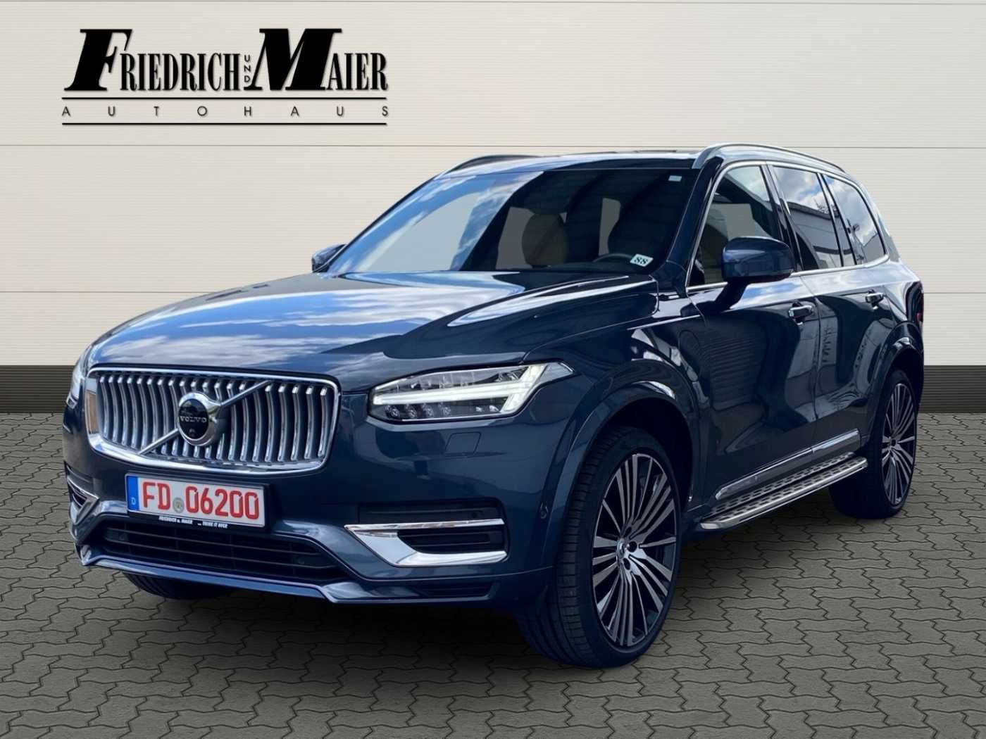 Volvo  Plus Bright Recharge Plug-In Hybrid AWD T8