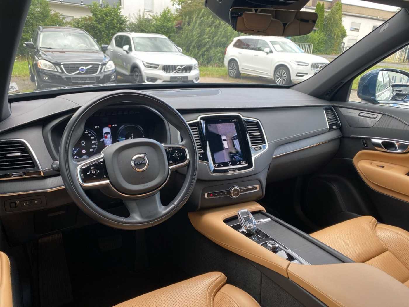 Volvo  Plus Bright Recharge Plug-In Hybrid AWD T8
