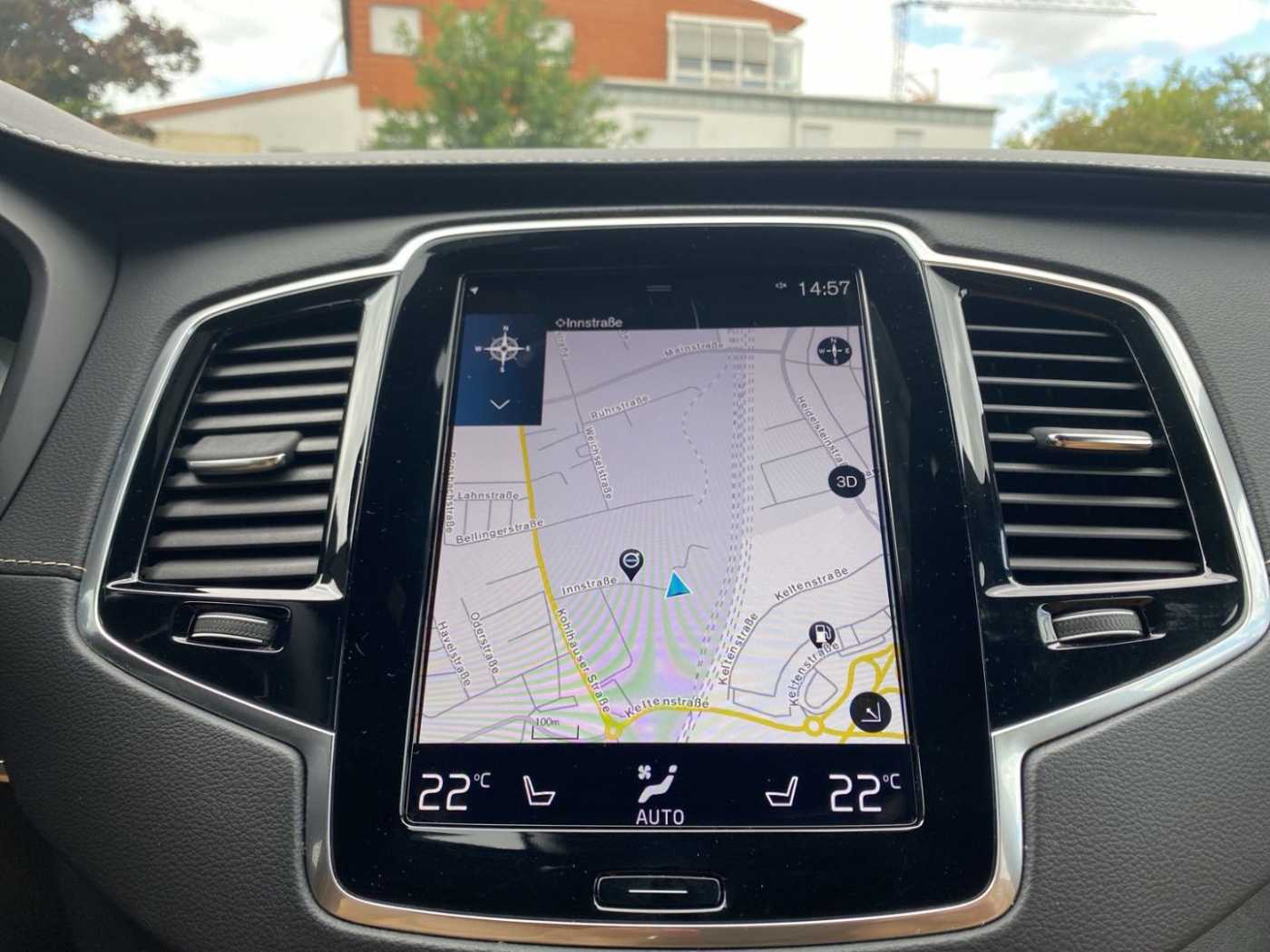 Volvo  Plus Bright Recharge Plug-In Hybrid AWD T8