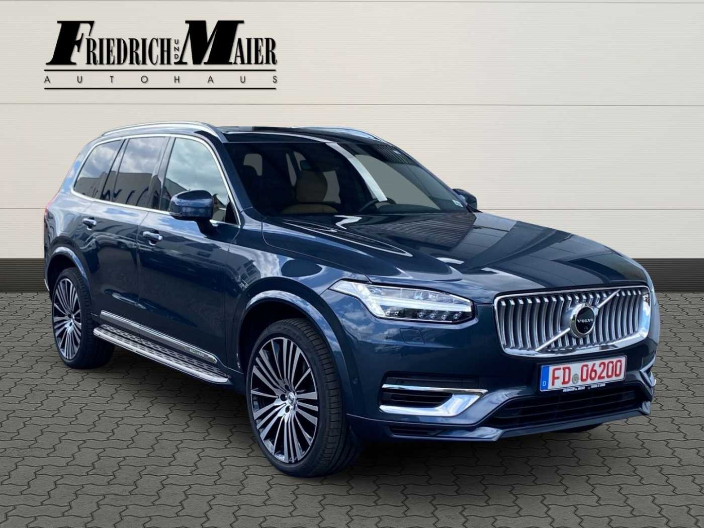 Volvo  Plus Bright Recharge Plug-In Hybrid AWD T8