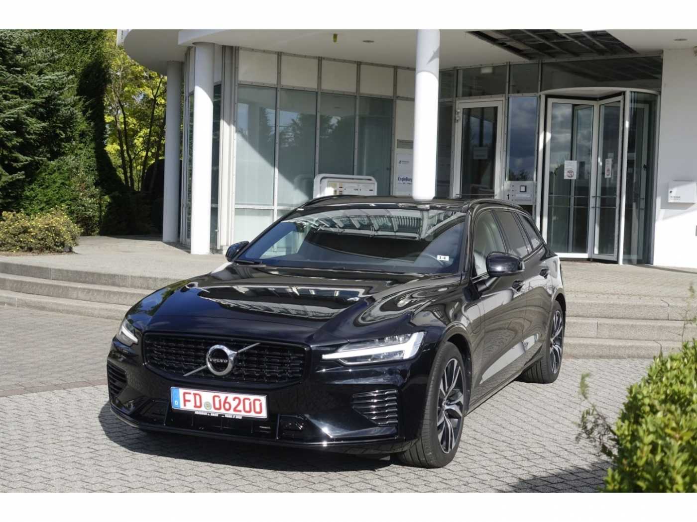 Volvo  T6 AWD R-Design V-LED*BLIS*ACC*AHK