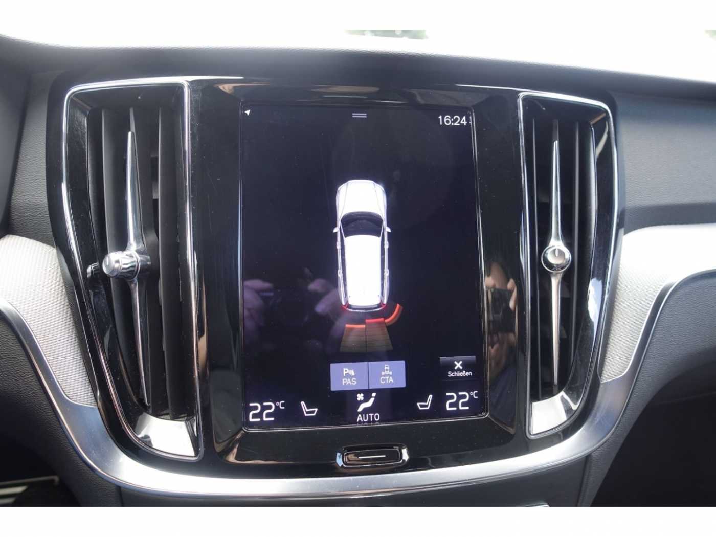 Volvo  T6 AWD R-Design V-LED*BLIS*ACC*AHK