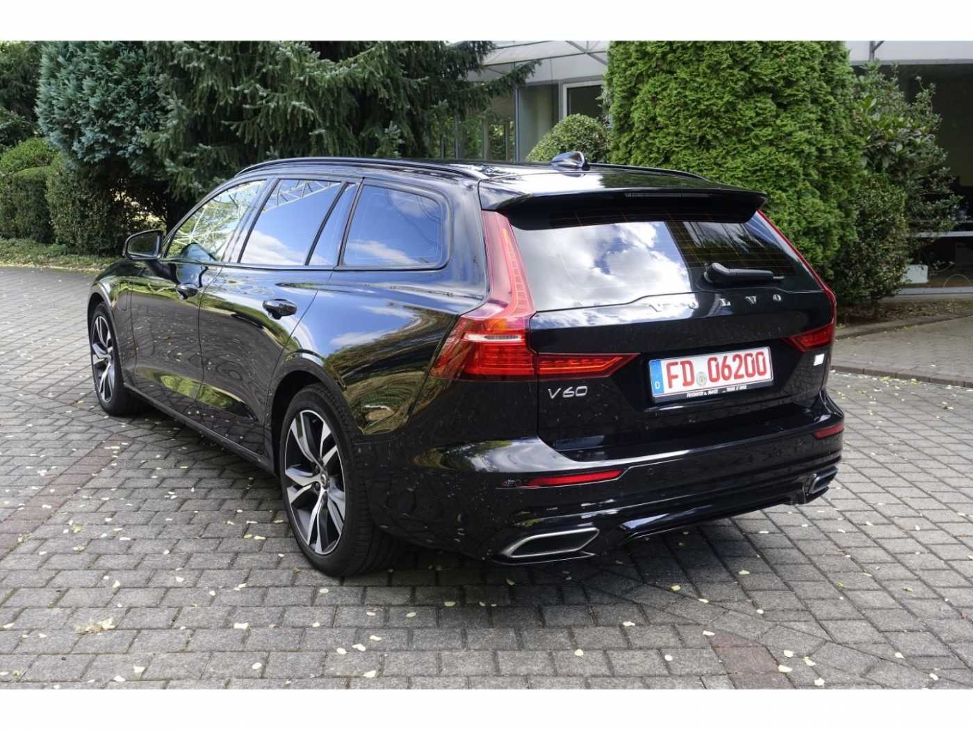 Volvo  T6 AWD R-Design V-LED*BLIS*ACC*AHK