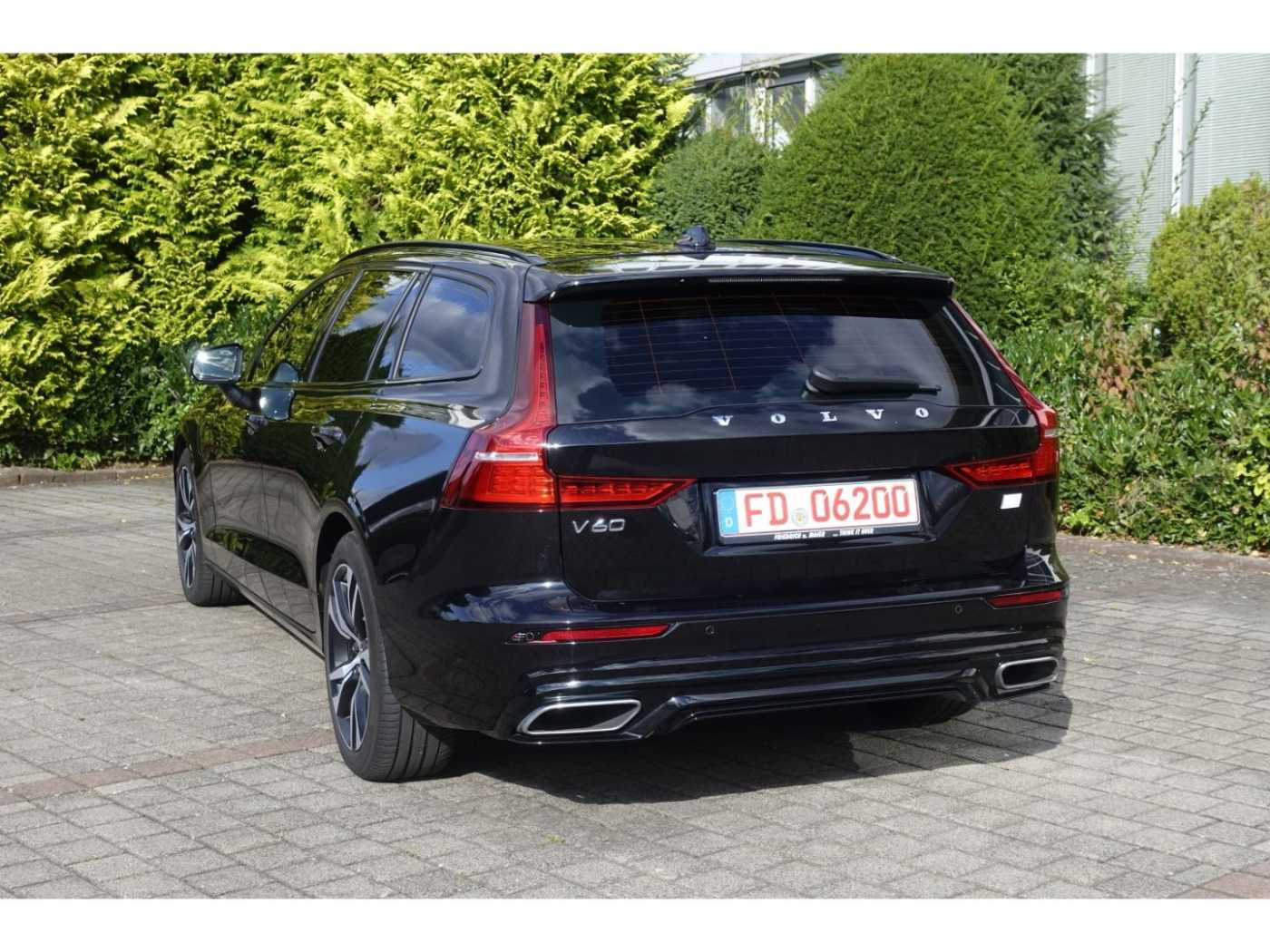 Volvo  T6 AWD R-Design V-LED*BLIS*ACC*AHK