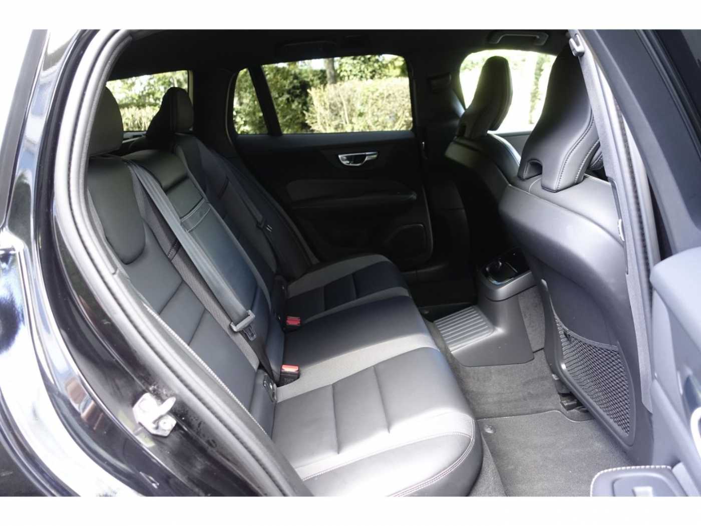 Volvo  T6 AWD R-Design V-LED*BLIS*ACC*AHK