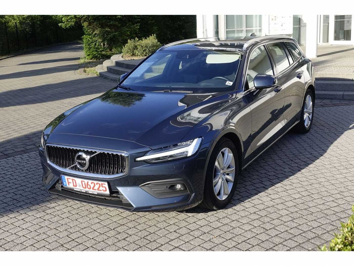 Volvo  Momentum D3 EU6d-T /Lichtpaket / Winterpaket