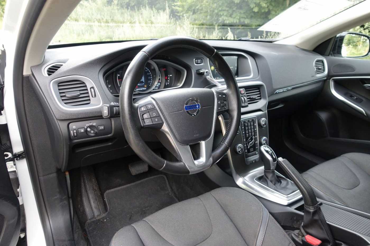 Volvo  D4  /Panoramadach/ Navi
