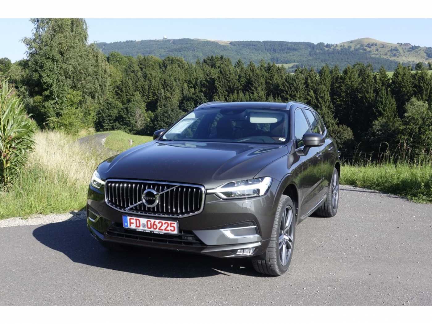 Volvo  D5 AWD Inscription  EU6d-T  / AHK / Pano /