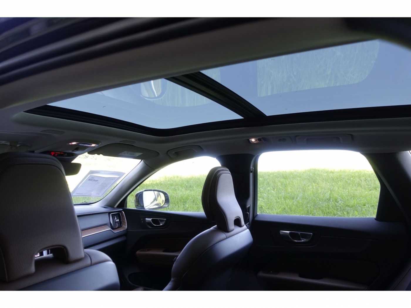 Volvo  D5 AWD Inscription  EU6d-T  / AHK / Pano /