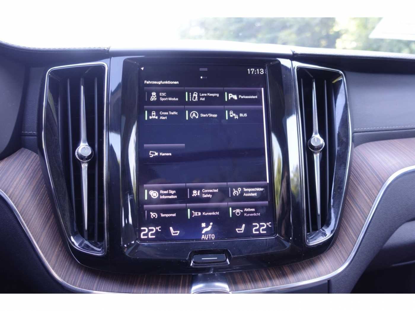 Volvo  D5 AWD Inscription  EU6d-T  / AHK / Pano /