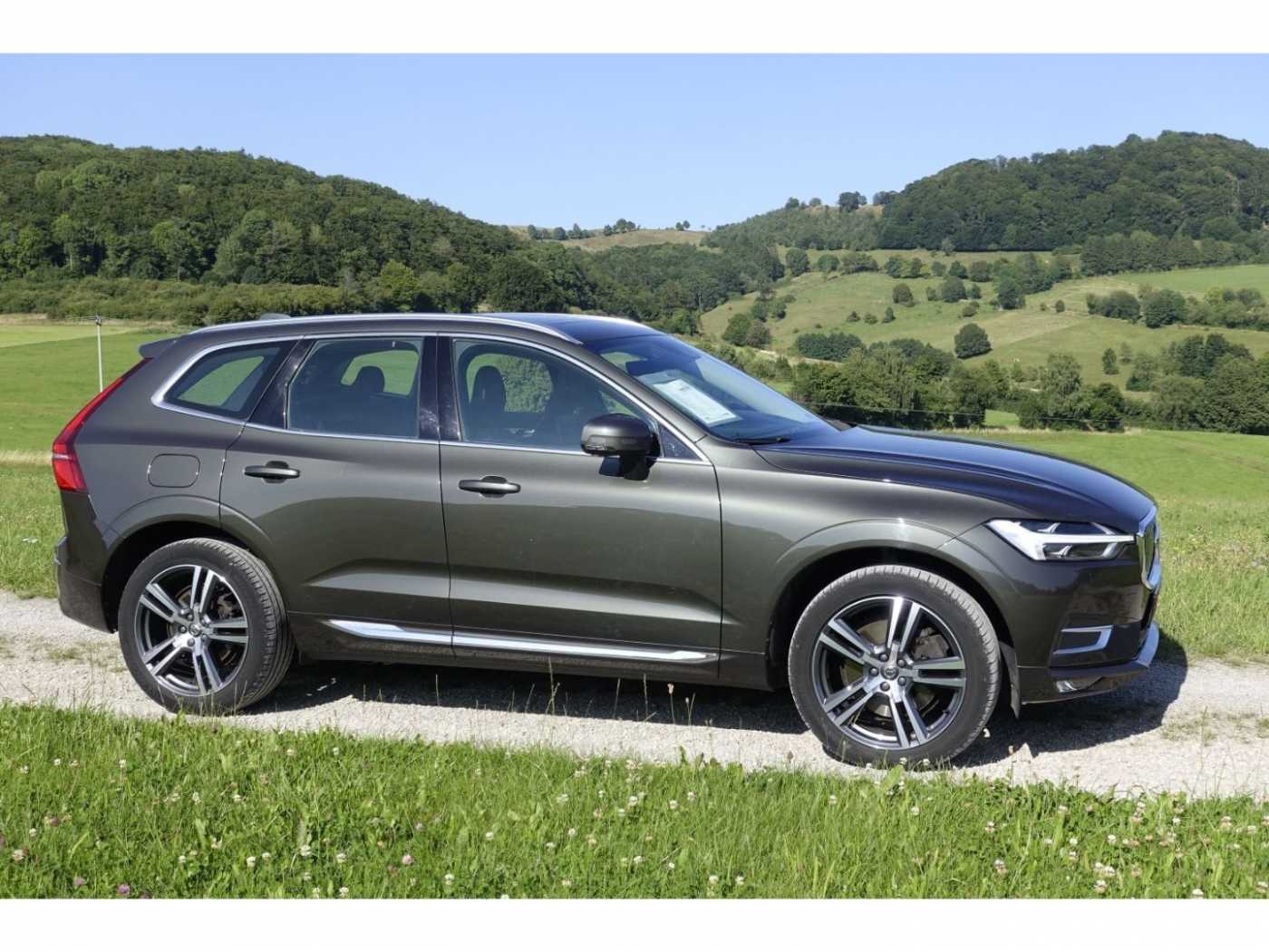 Volvo  D5 AWD Inscription  EU6d-T  / AHK / Pano /