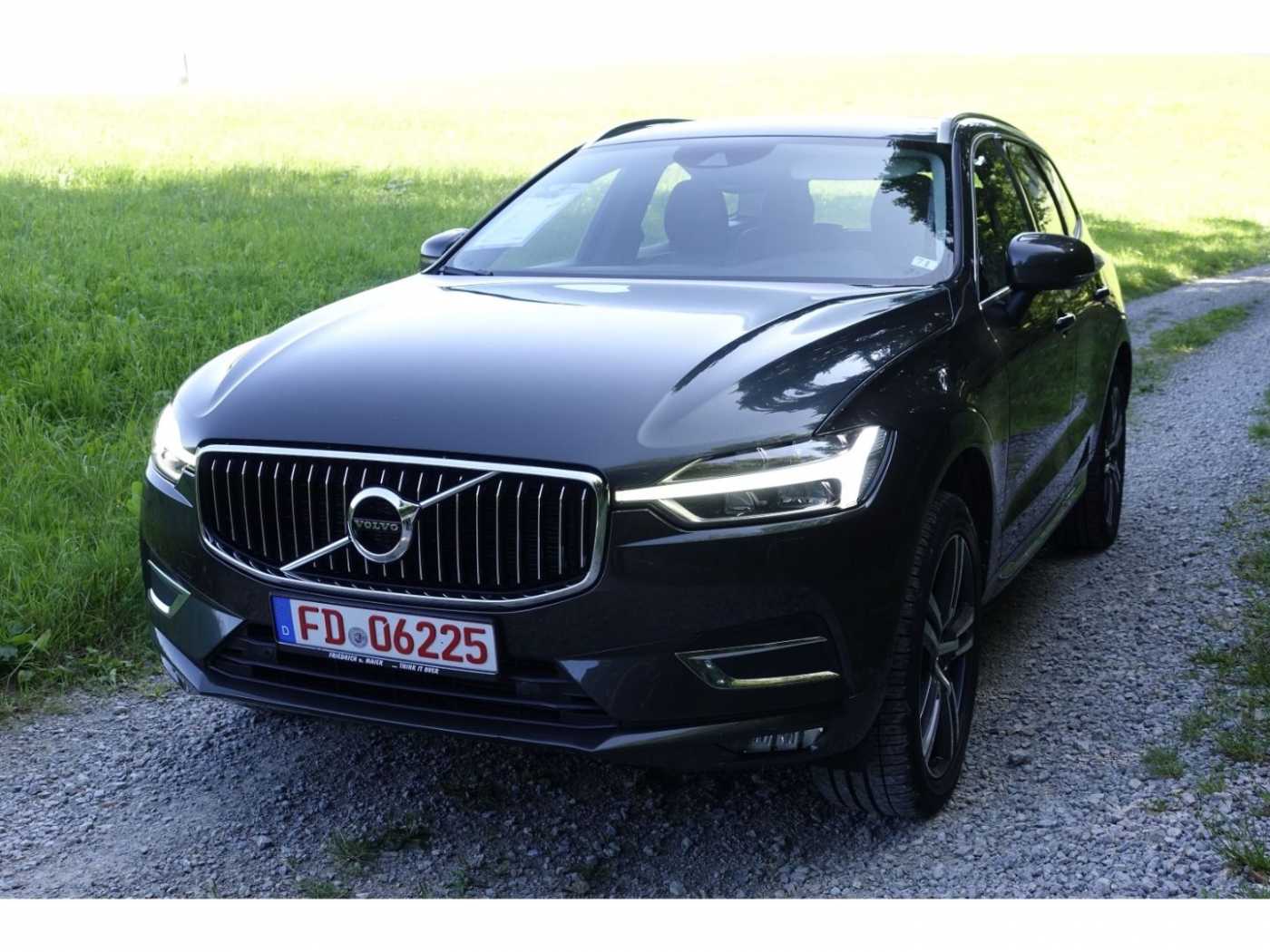 Volvo  D5 AWD Inscription  EU6d-T  / AHK / Pano /