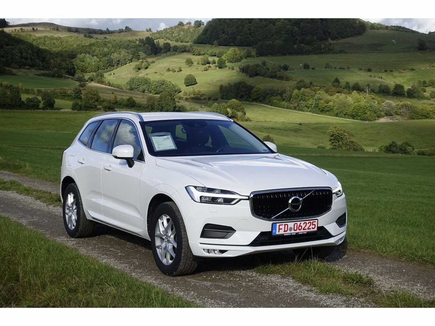 Volvo  Momentum AWD D4   AHK/IntelliSafe /Pilot As