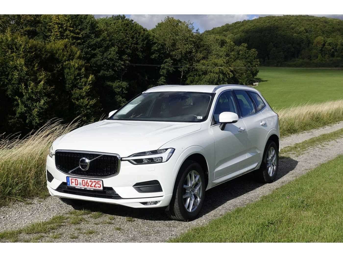 Volvo  Momentum AWD D4   AHK/IntelliSafe /Pilot As