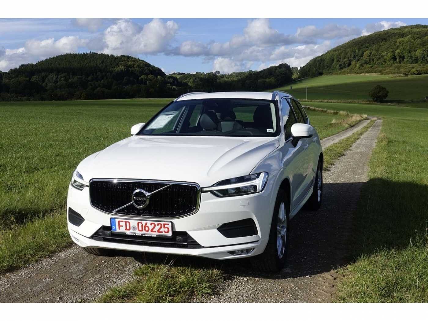 Volvo  Momentum AWD D4   AHK/IntelliSafe /Pilot As