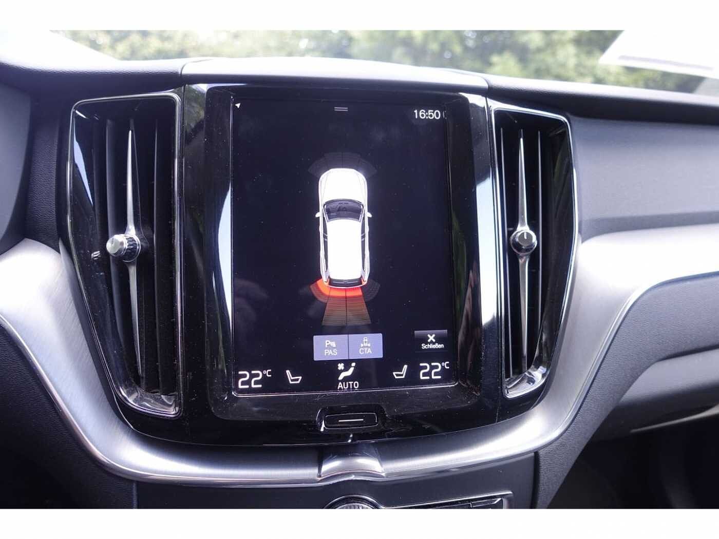 Volvo  Momentum AWD D4   AHK/IntelliSafe /Pilot As