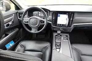 Volvo  CC D5 AWD CC Pro AHK*360°*STHZ*ACC*BLIS*HUD