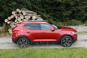 Volvo  XC40 D4 AWD Automatikgetriebe (140kW/190PS) Momentum Pro