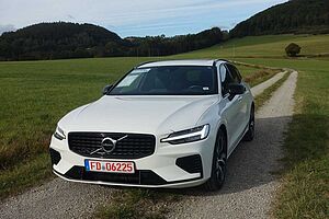 Volvo  T6 PHEV AWD R-Design HUD*AHK*PANO*RFK