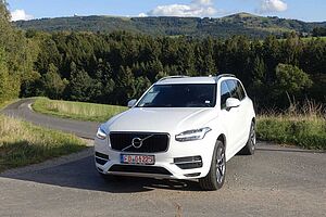 Volvo  D5 AWD Momentum AHK RFK STHZ BLIS PDC