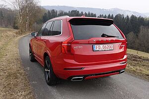 Volvo  D5AWD  R Design //AHK  //Standh. // Pano