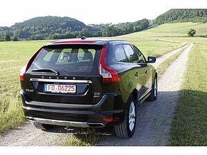 Volvo  Summum AWD D5 DPF / BusinessP. /Pano/Rückfah