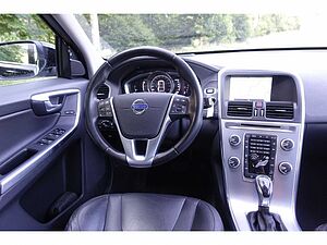 Volvo  Summum AWD D5 DPF / BusinessP. /Pano/Rückfah
