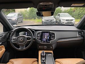 Volvo  Plus Bright Recharge Plug-In Hybrid AWD T8