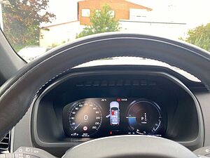 Volvo  Plus Bright Recharge Plug-In Hybrid AWD T8