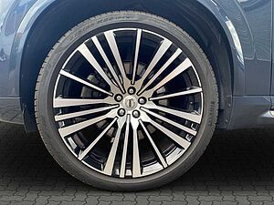 Volvo  Plus Bright Recharge Plug-In Hybrid AWD T8