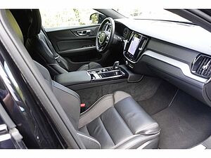 Volvo  T6 AWD R-Design V-LED*BLIS*ACC*AHK