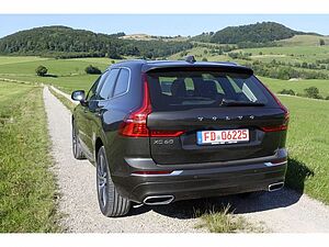 Volvo  D5 AWD Inscription  EU6d-T  / AHK / Pano /