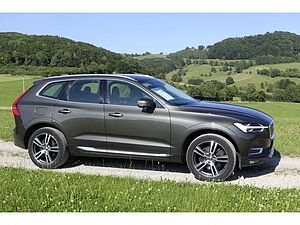 Volvo  D5 AWD Inscription  EU6d-T  / AHK / Pano /