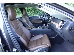 Volvo  D5 AWD Inscription  EU6d-T  / AHK / Pano /