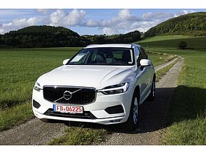Volvo  Momentum AWD D4   AHK/IntelliSafe /Pilot As