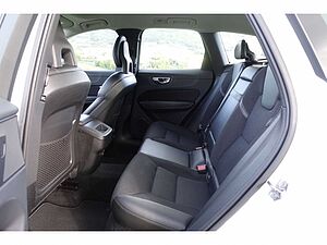 Volvo  Momentum AWD D4   AHK/IntelliSafe /Pilot As