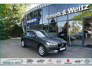 Volvo  D4 AWD MOMENTUM GEARTRONIC Panorama LED