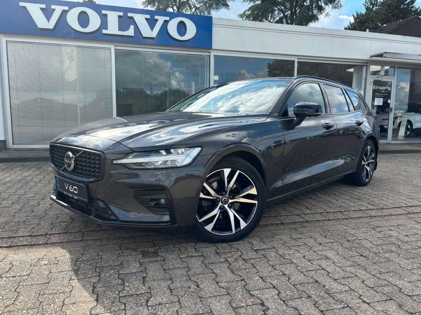 Volvo  Plus Dark B4 Standh. AHK 360Grad 4-Zonen