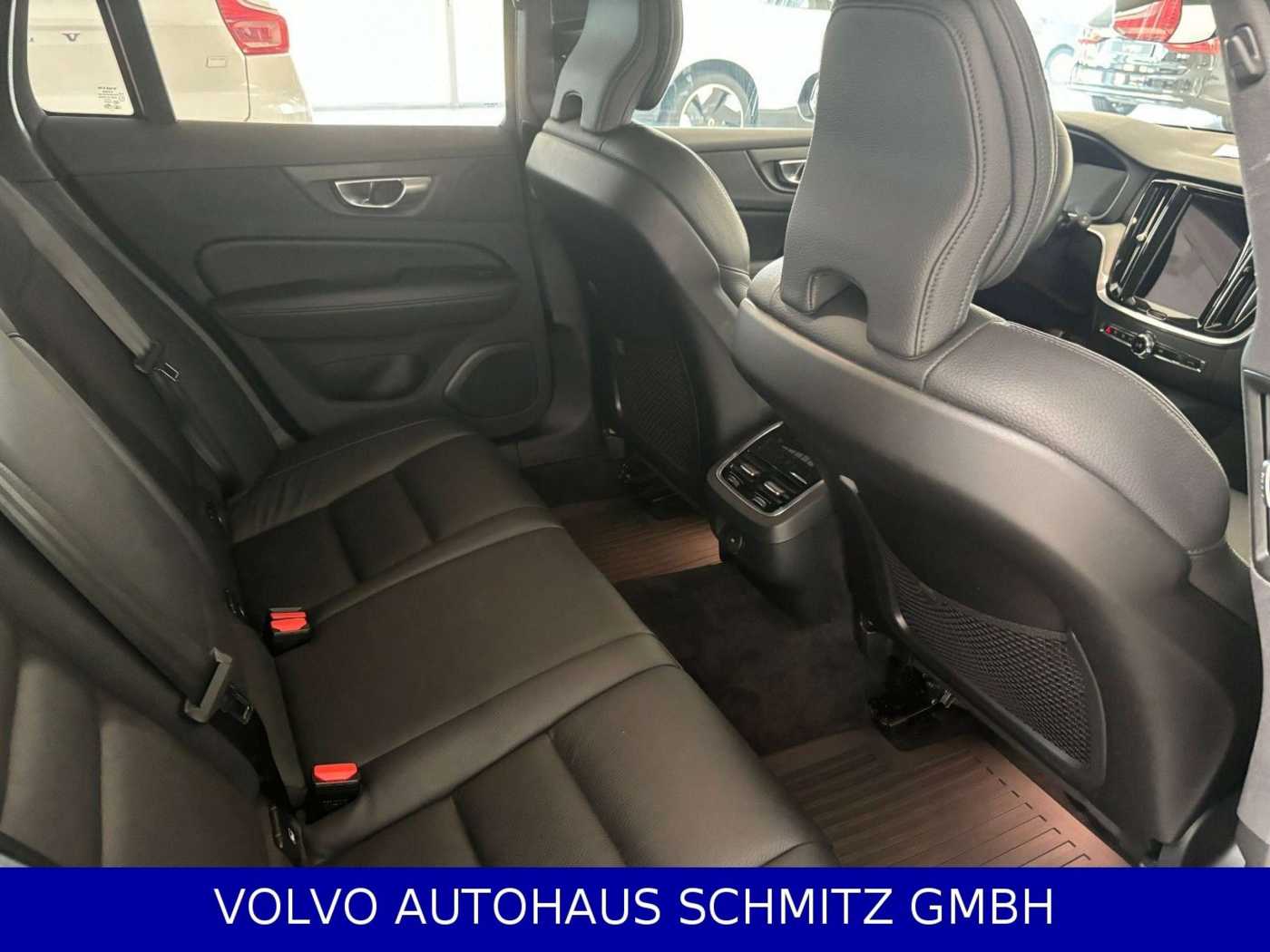 Volvo  V 60 B4 Plus Dark 360Gr/Standheizung/4-Zonen/AHK