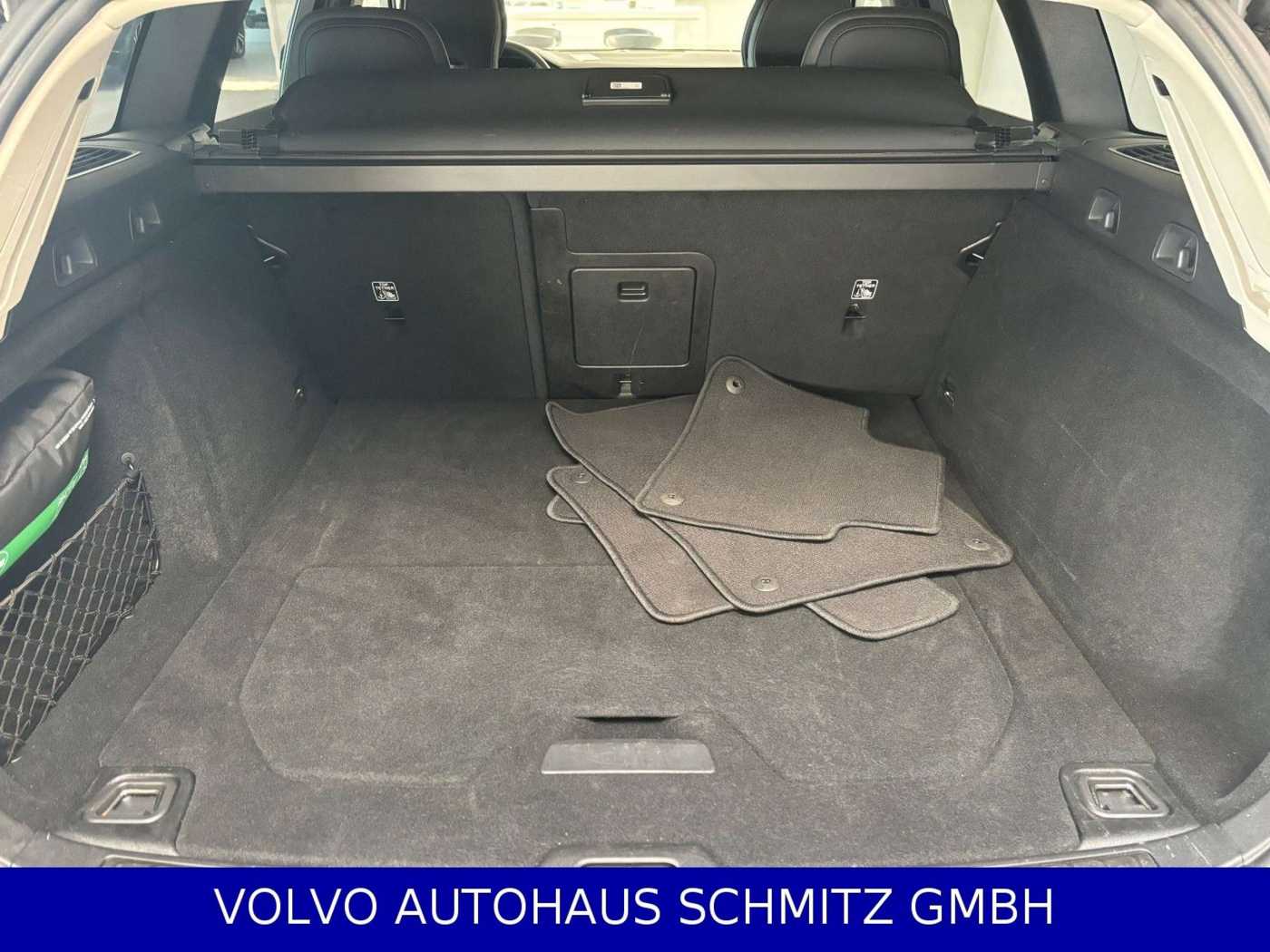 Volvo  V 60 B4 Plus Dark 360Gr/Standheizung/4-Zonen/AHK