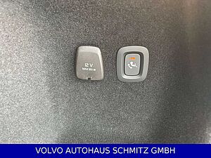 Volvo  B4 Plus Dark/Full LED/Standh/AHK/Harman/BLIS