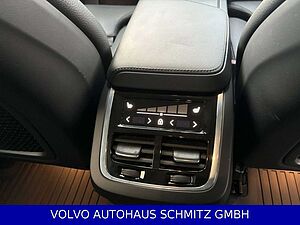 Volvo  B4 Plus Dark/Full LED/Standh/AHK/Harman/BLIS